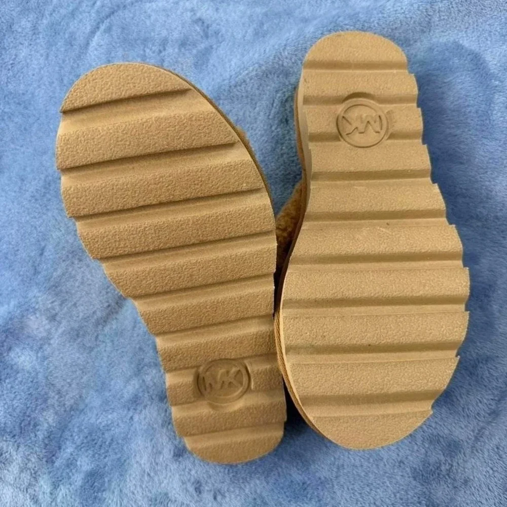 Micheal k‎ slides women size 6 no box new